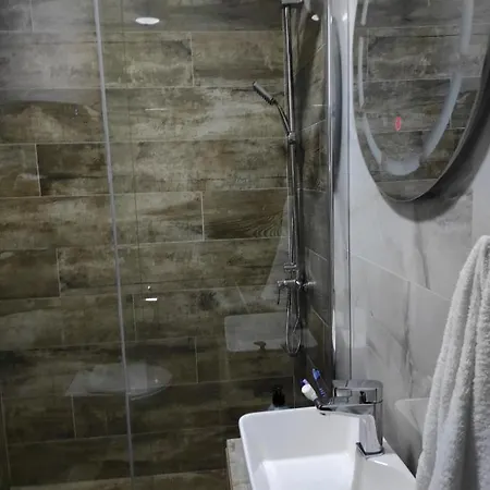 Geregs Alibi Apartman *