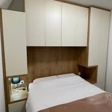 Geregs Alibi - Free Apartment