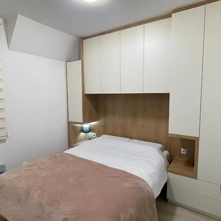 Apartman Geregs Alibi *